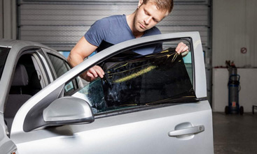 auto glass replacement near me